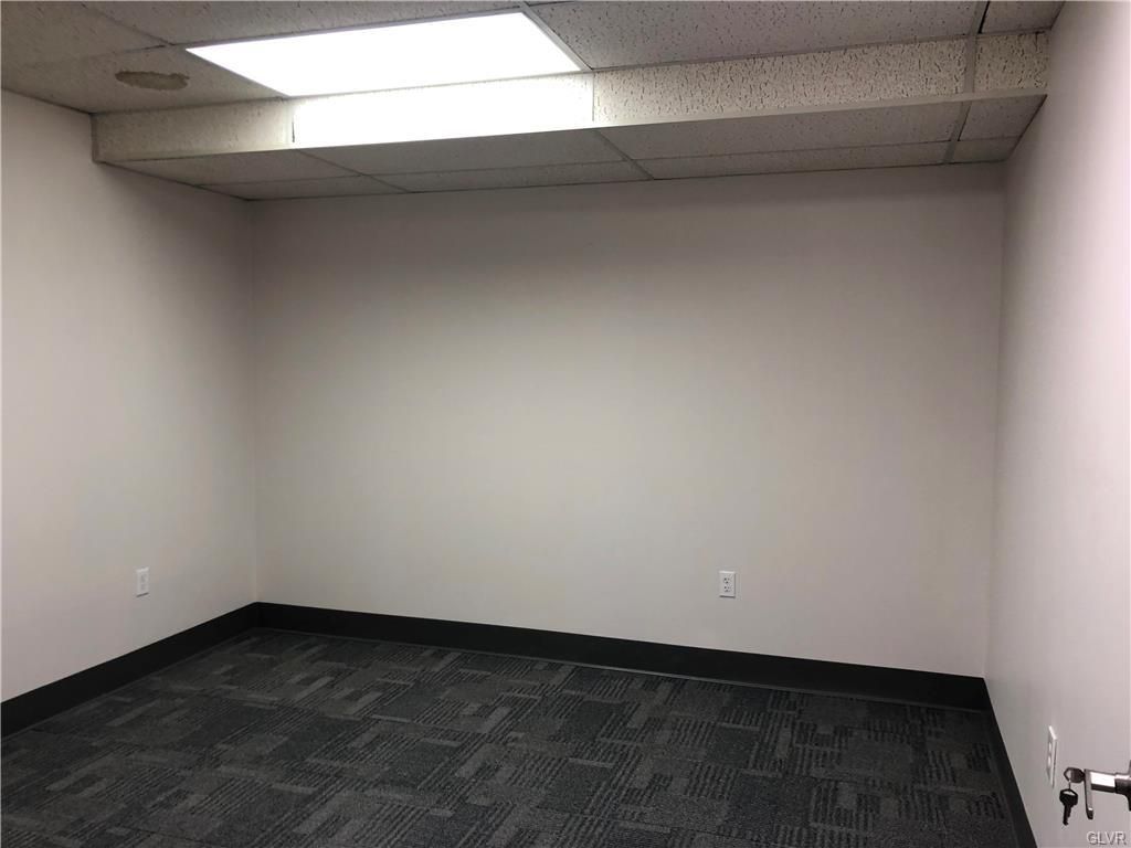 42 S 3rd St, Easton, PA 18042